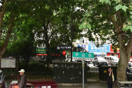 东升龙馨园老一中对面3室1厅1卫116㎡